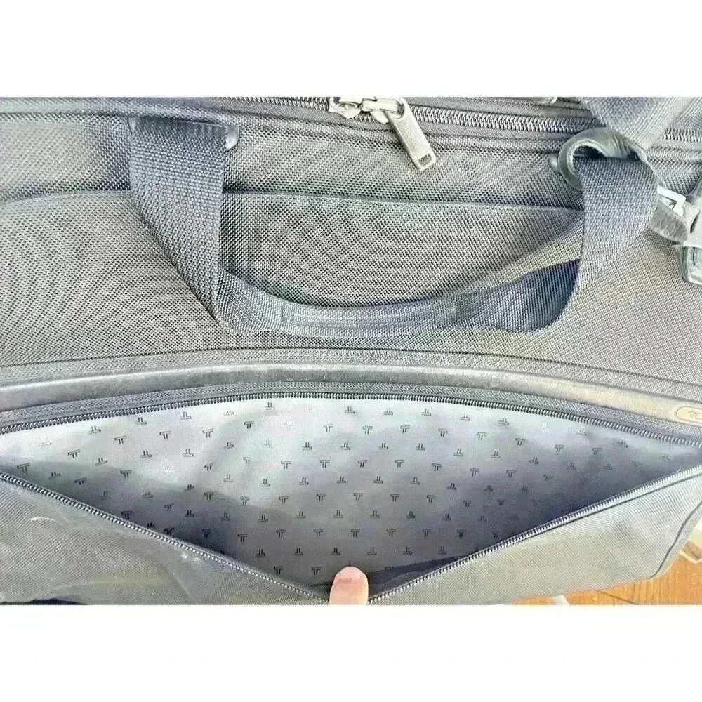 TUMI Alpha 21